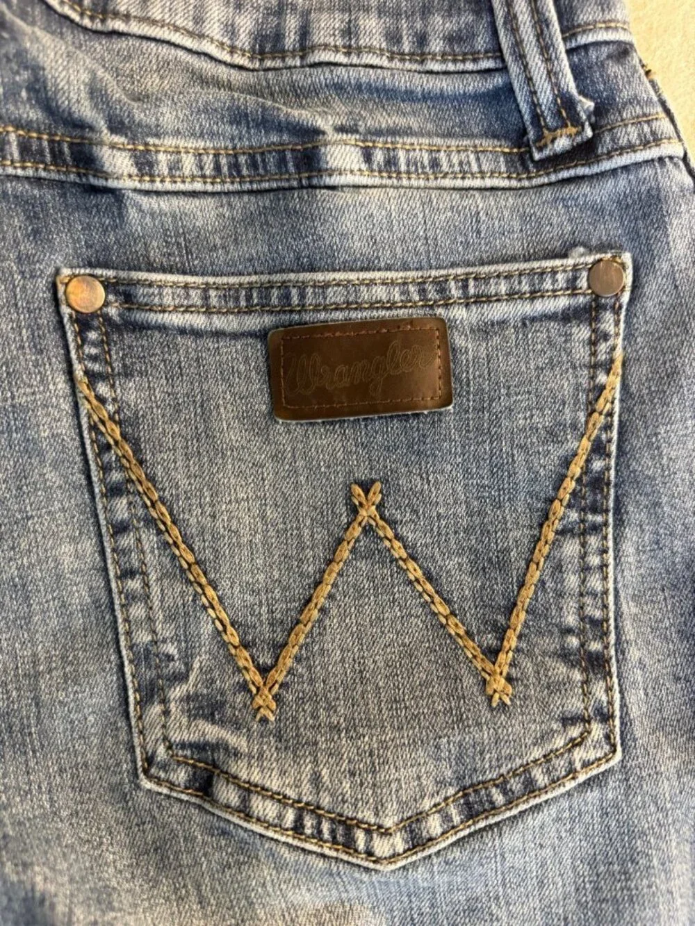 Wrangler Girls 16 Retro Relaxed Boot Jeans Blue Denim Western 1029 - Picture 4 of 9